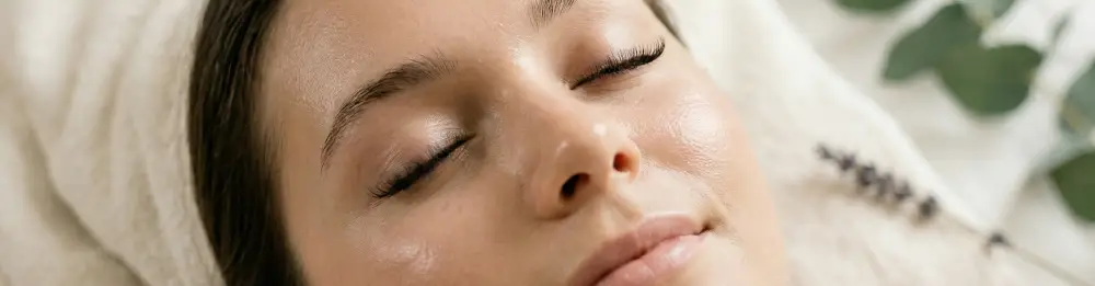 Gros plan extensions de cils posées - Chouchoute-toi